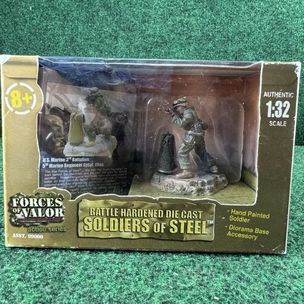 Forces of Valor: US Marine 3rd Batt. 5th Marine Reg. GySgt. Chen 1:32 TM4